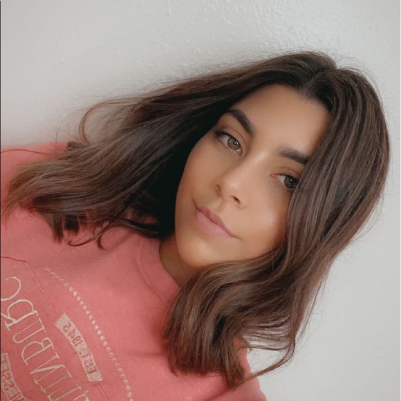 Meet your Posher, Annalise - Picture 1 of 1